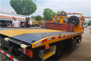 洛江附近拖车电话号码服务