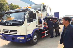 洛江汽车道路救援拖车价格